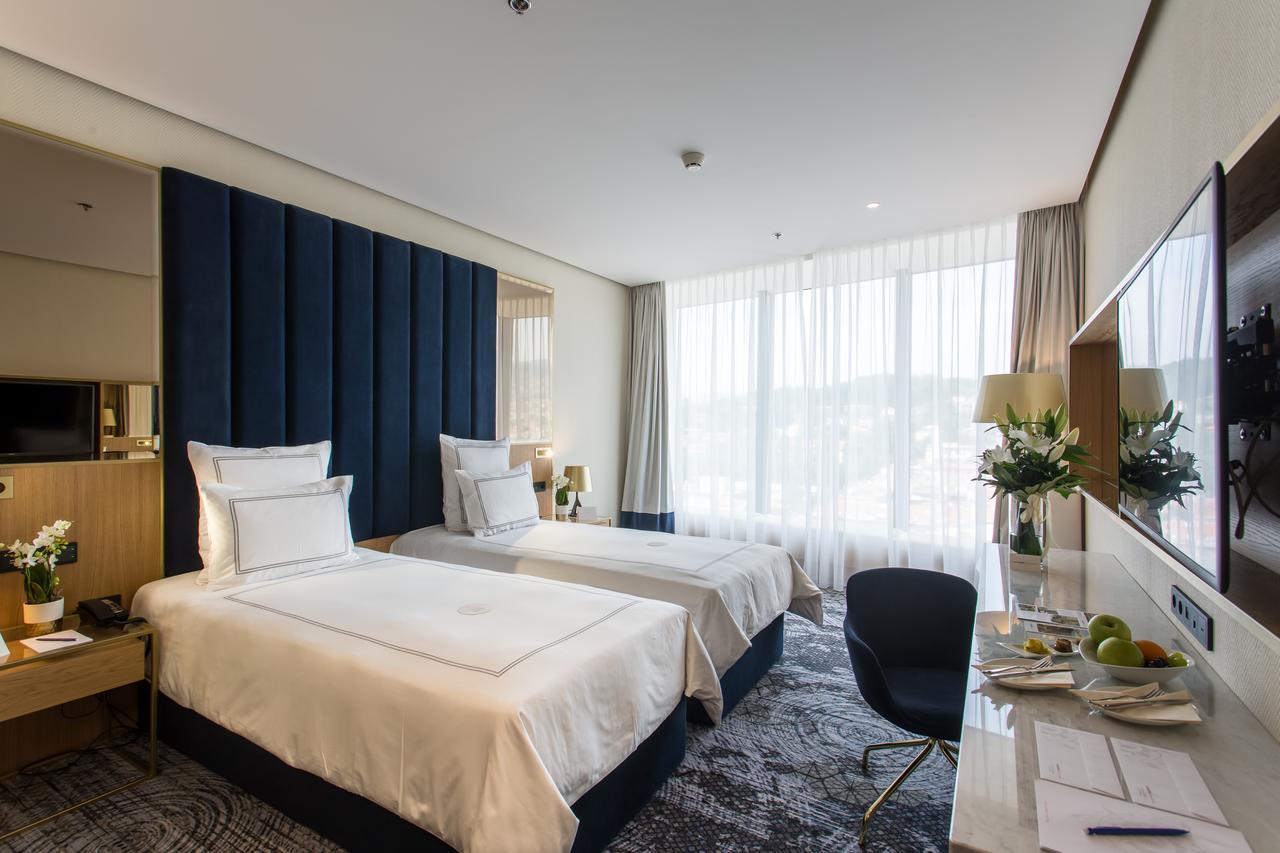 Swissotel Sarajevo Luaran gambar Deluxe room