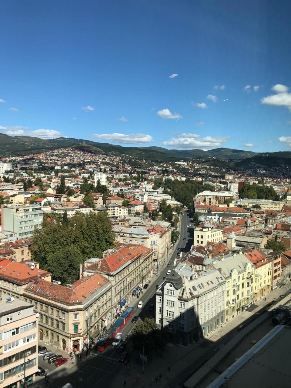Swissotel Sarajevo Luaran gambar View of the city