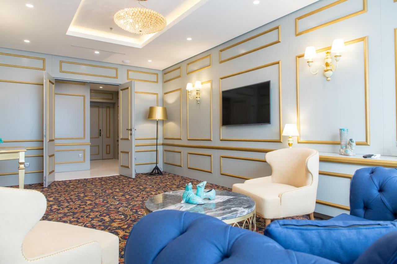 Swissotel Sarajevo Luaran gambar A suite at the hotel
