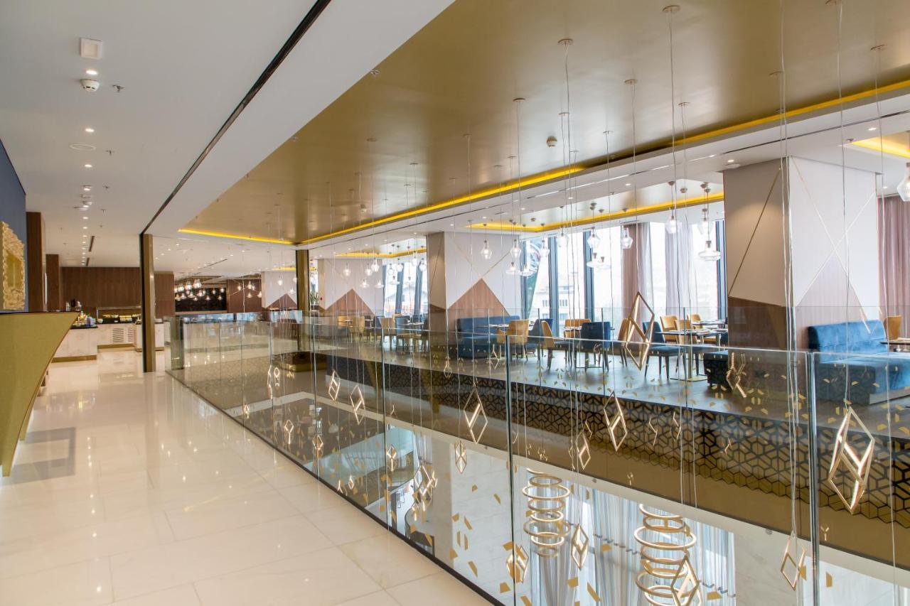 Swissotel Sarajevo Luaran gambar The interior of the hotel